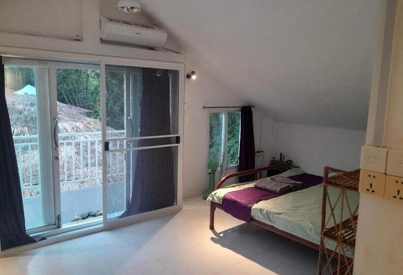 غرفة ديلوكس مزودة بشرفة, Bohemiaz Resort And Spa Kampot