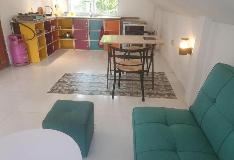 غرفة ديلوكس مزودة بشرفة, Bohemiaz Resort And Spa Kampot