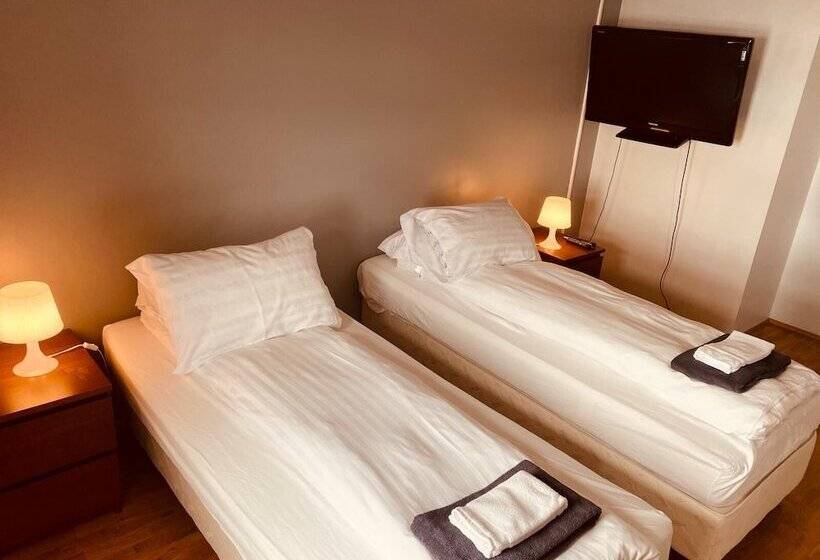 اتاق استاندارد سه نفره, Capitano