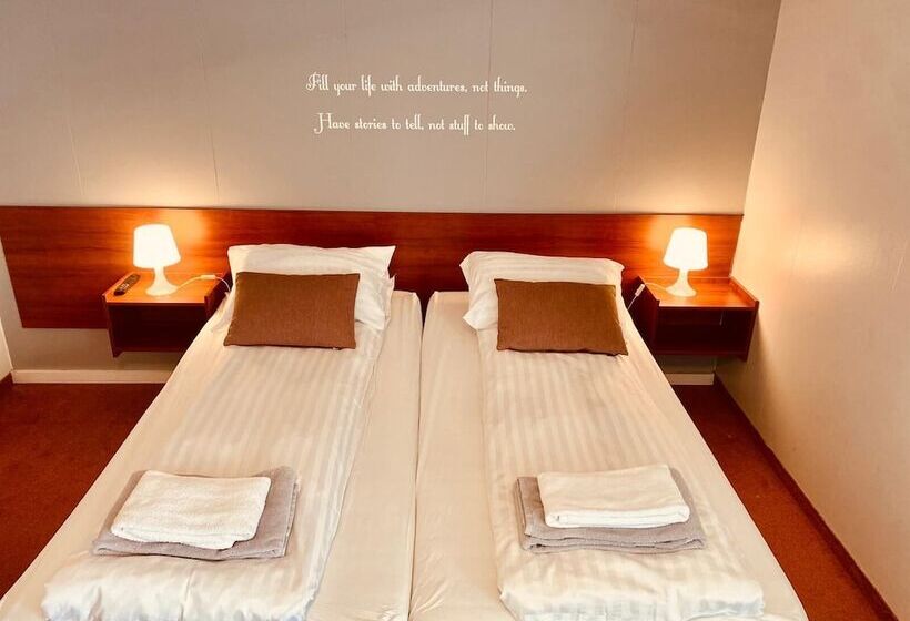 اتاق استاندارد سه نفره, Capitano