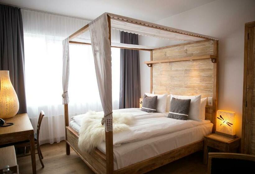 اتاق استاندارد, Eyja Guldsmeden