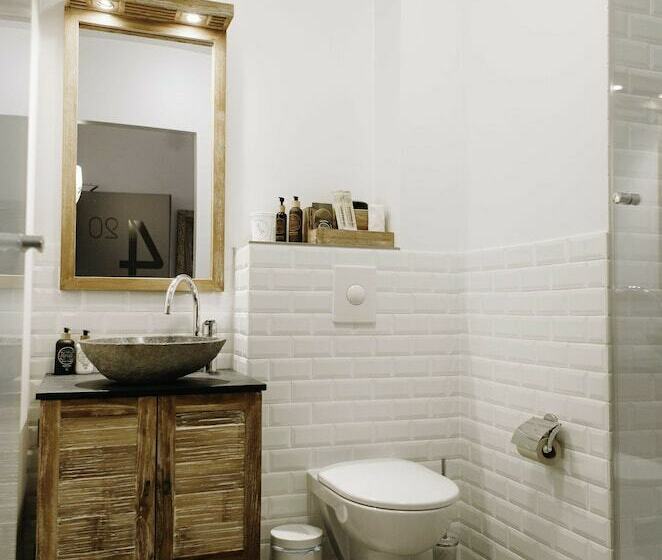 اتاق استاندارد یک نفره, Eyja Guldsmeden