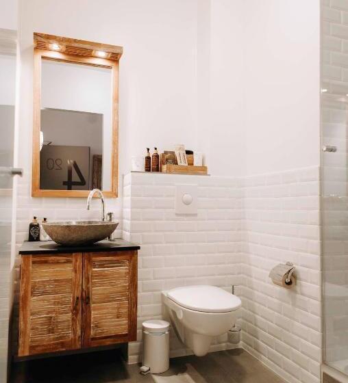 اتاق استاندارد یک نفره, Eyja Guldsmeden