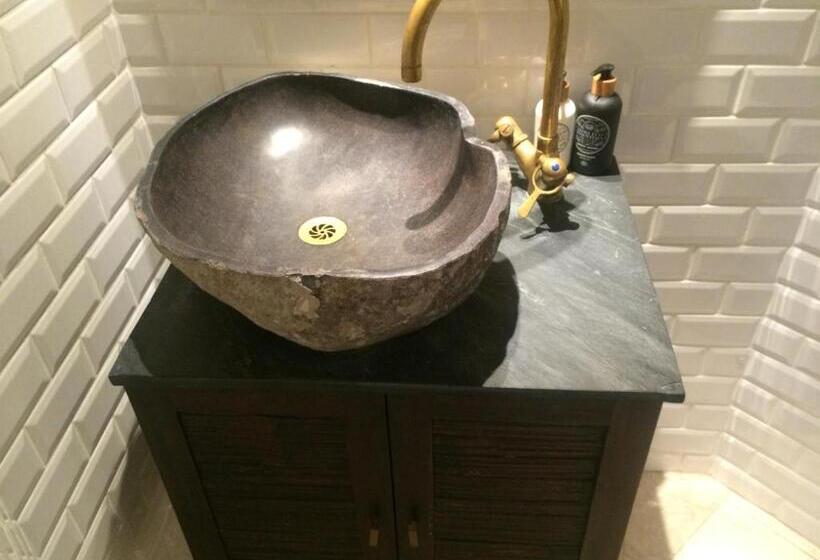 اتاق سوپریور, Eyja Guldsmeden