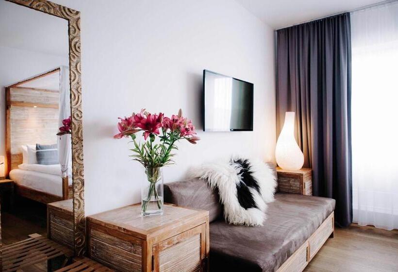 اتاق سوپریور سه تخته, Eyja Guldsmeden