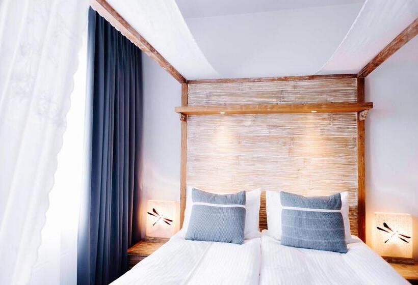 اتاق سوپریور سه تخته, Eyja Guldsmeden