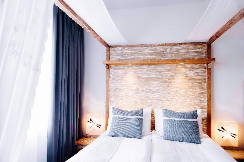 اتاق استاندارد, Eyja Guldsmeden