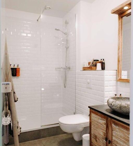 اتاق استاندارد, Eyja Guldsmeden