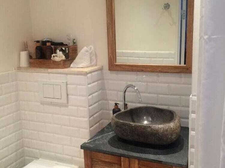 اتاق استاندارد, Eyja Guldsmeden