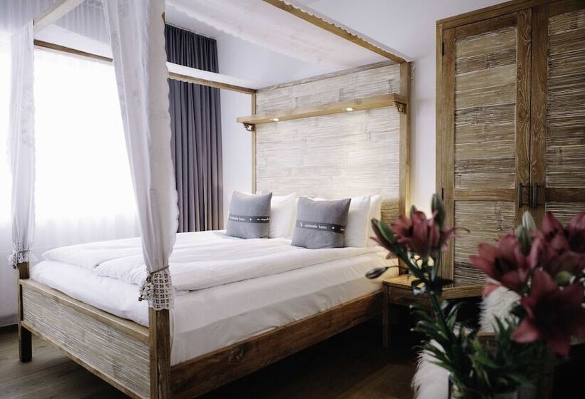 اتاق سوپریور, Eyja Guldsmeden