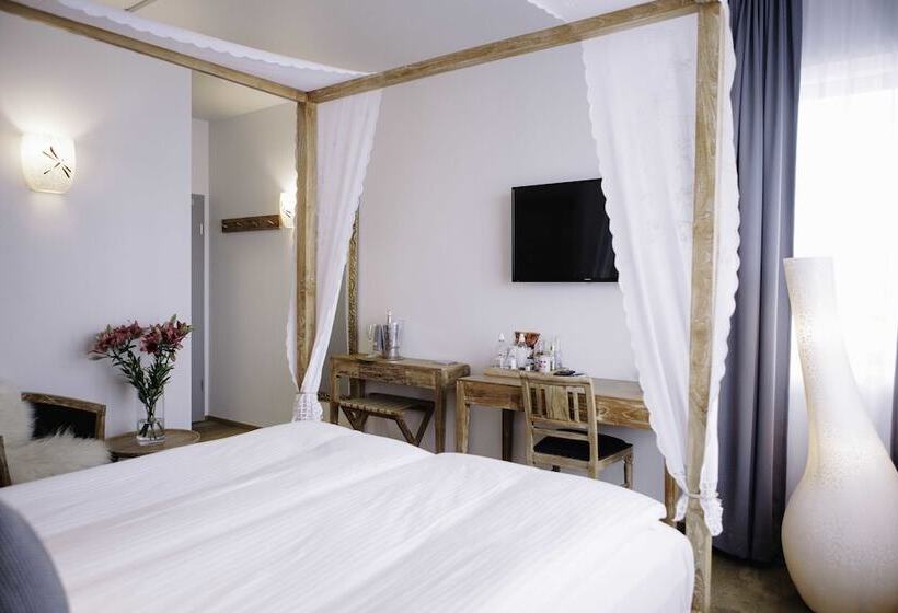 اتاق سوپریور, Eyja Guldsmeden