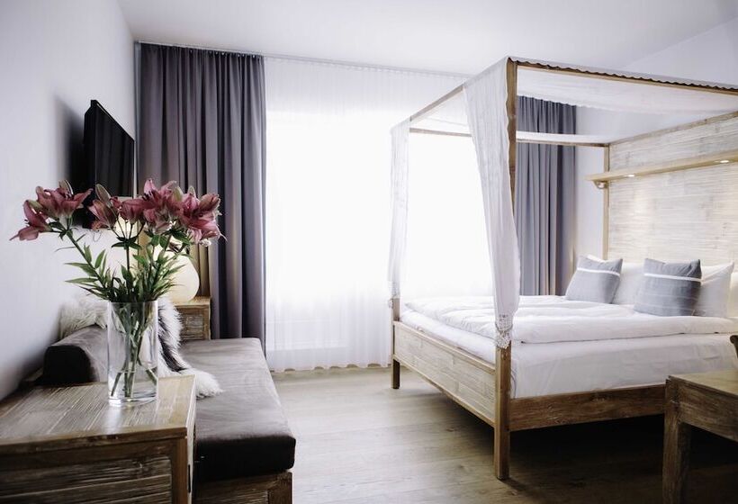 اتاق سوپریور سه تخته, Eyja Guldsmeden