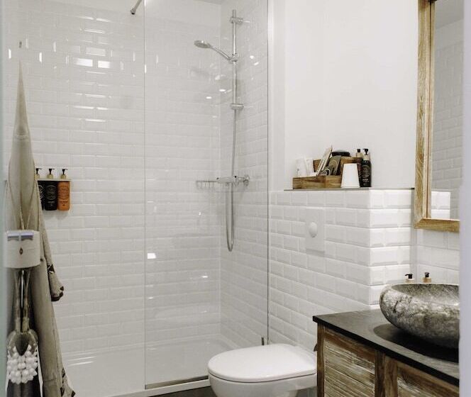 اتاق سوپریور سه تخته, Eyja Guldsmeden