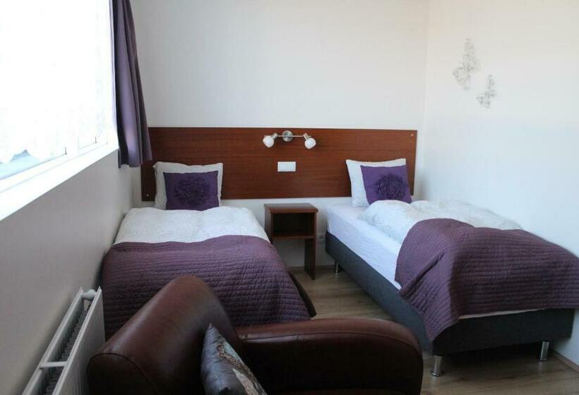 اتاق استاندارد, Grásteinn  Airport