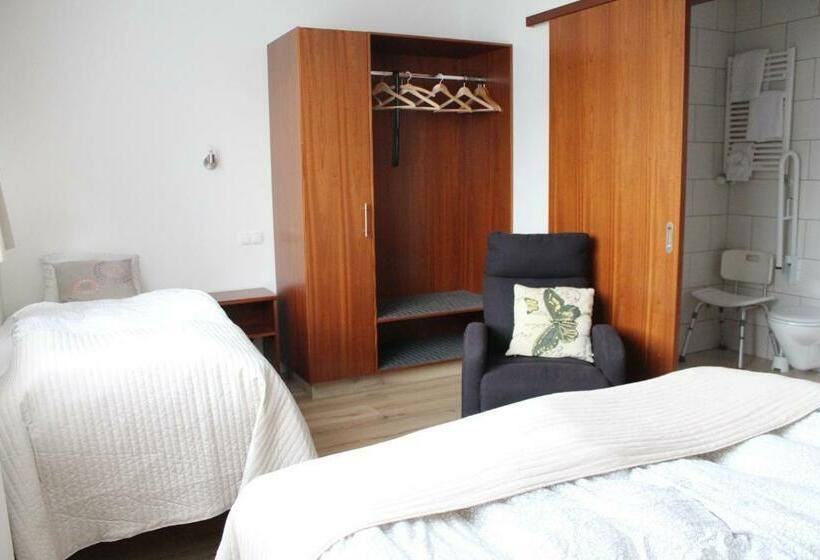 اتاق استاندارد, Grásteinn  Airport