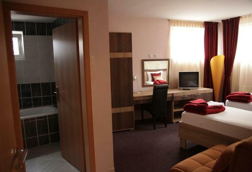 اتاق استاندارد, North City