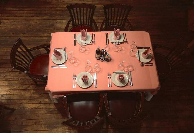 اتاق استاندارد, Pinocchio