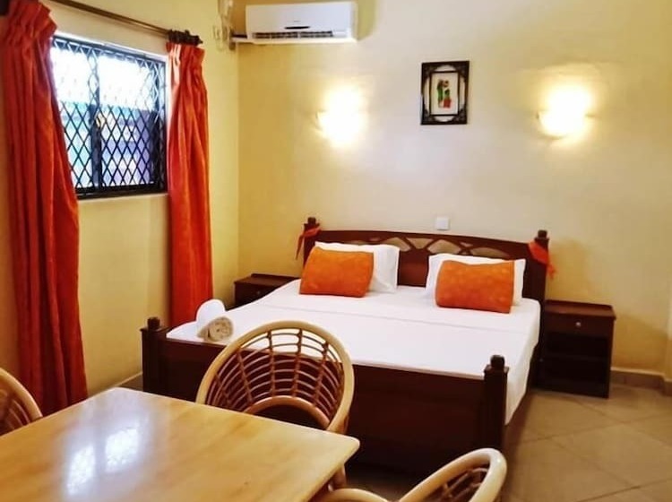 اتاق استاندارد سه نفره, Regency Park