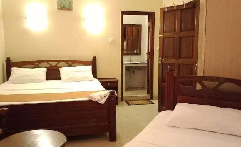 اتاق استاندارد سه نفره, Regency Park