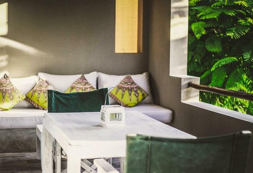 سوییت لوکس, Kobe Suite Resort