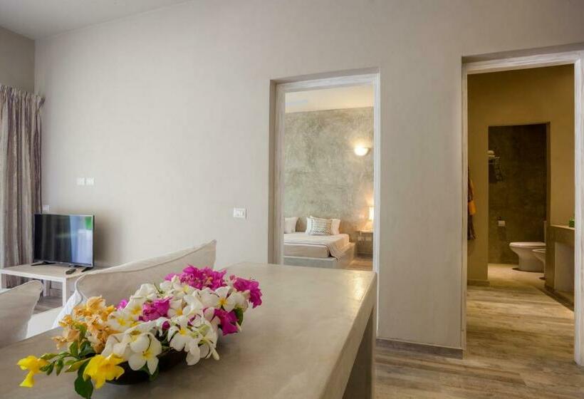 سوییت لوکس, Kobe Suite Resort