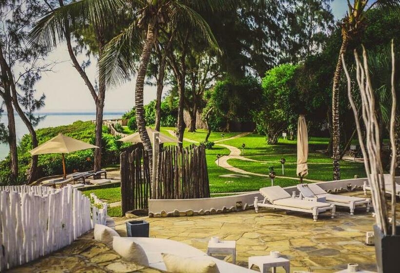 سوییت با چشمانداز دریا, Kobe Suite Resort