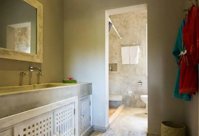 سوییت, Kobe Suite Resort