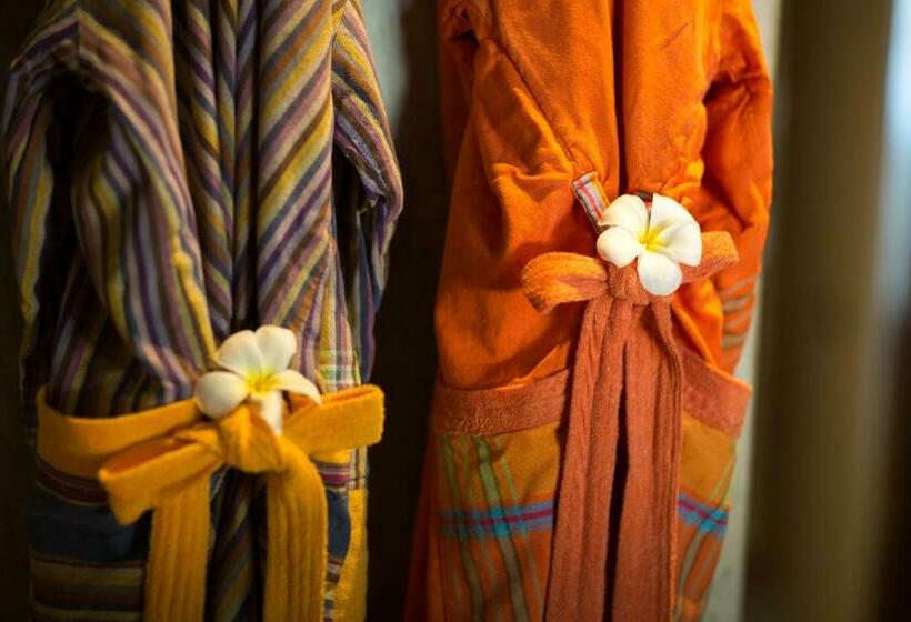 سوییت با چشمانداز دریا, Kobe Suite Resort