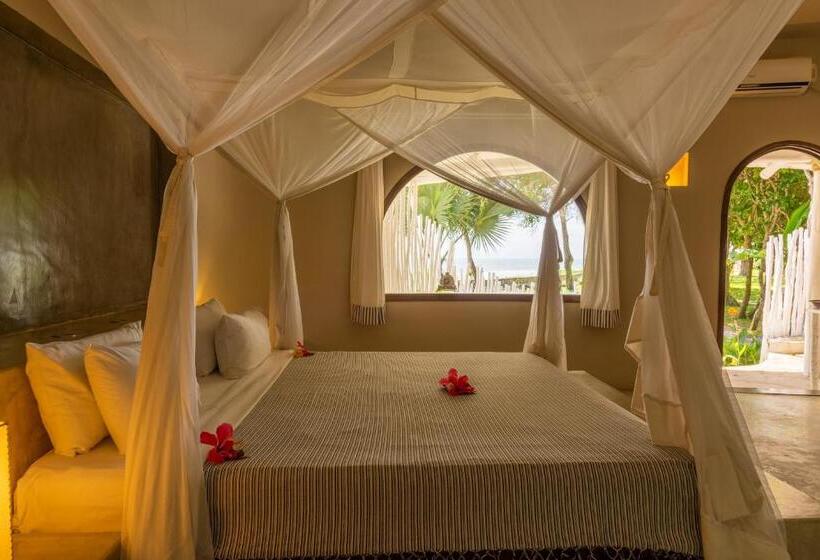 سوییت با چشمانداز دریا, Kobe Suite Resort