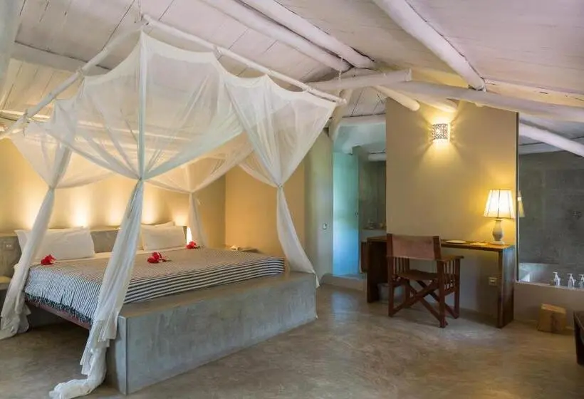سوییت با چشم‌انداز دریا, Kobe Suite Resort