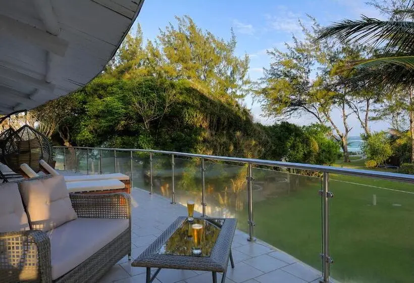 سوییت با چشم‌انداز دریا, Kobe Suite Resort