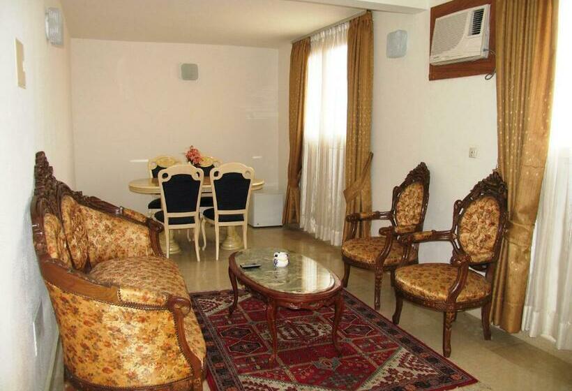 سوییت سوپریور, Belle Cote