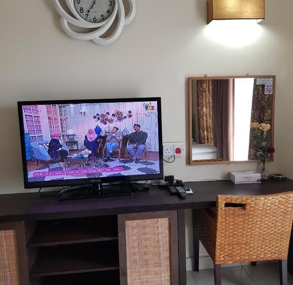 标准工作室带阳台, Gold Coast Morib Ain Studio