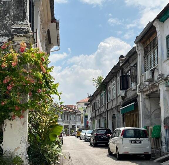 デラックスルーム, Chulia Corner