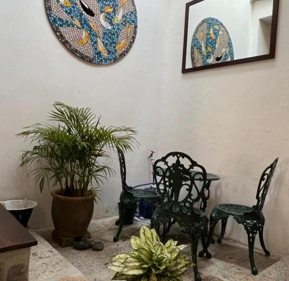 デラックスルーム, Chulia Corner