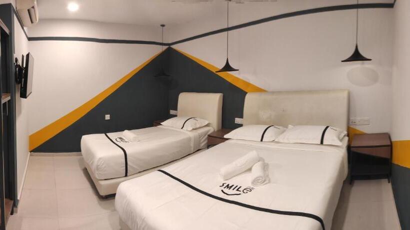 Номер Стандарт Трехместный, Smile Hotel Seri Kembangan
