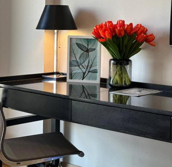 استودیوی سوپریور, The Straits Melaka By Perfect Host