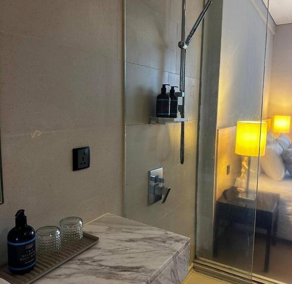 استودیوی لوکس, The Straits Melaka By Perfect Host