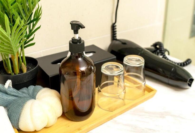 استودیوی سوپریور, The Straits Melaka By Perfect Host