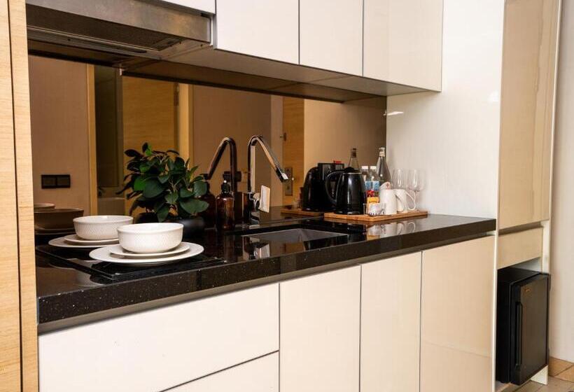 استودیوی سوپریور, The Straits Melaka By Perfect Host