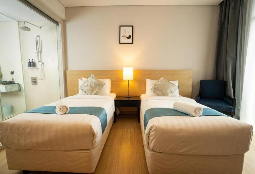 استودیوی سوپریور, The Straits Melaka By Perfect Host