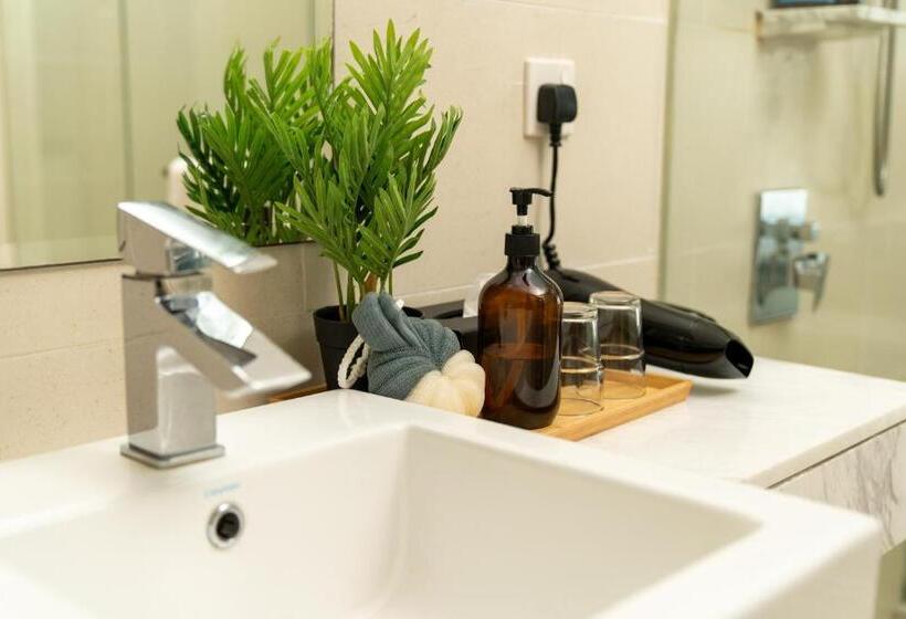 استودیوی لوکس, The Straits Melaka By Perfect Host