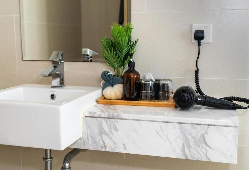 استودیوی لوکس, The Straits Melaka By Perfect Host