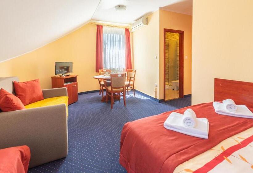 חדר סטנדרט, Boglárka Panzió   étterem