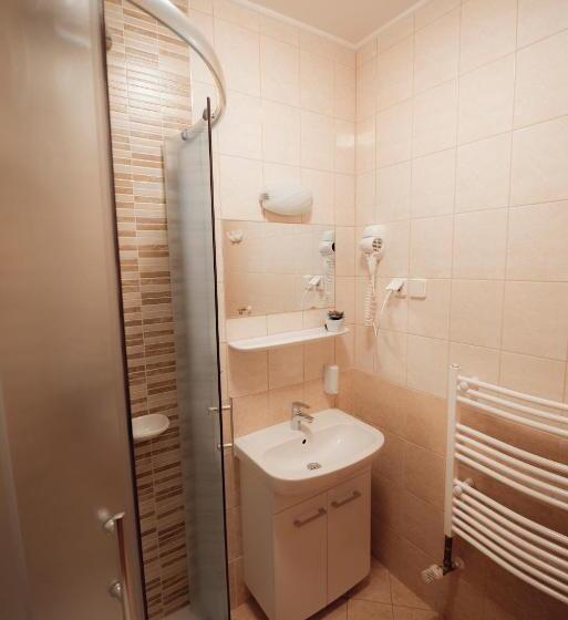 חדר סטנדרט, Boglárka Panzió   étterem