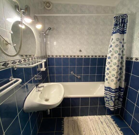 Апартаменты 2 Спальни, Fehér Hattyú Panzió