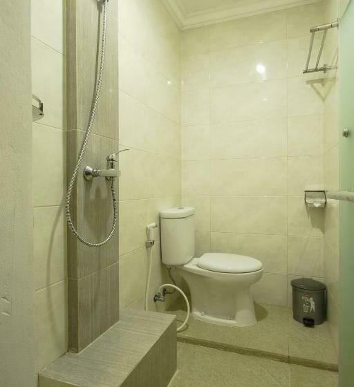 Quarto Estandar, Frangipani Homestay