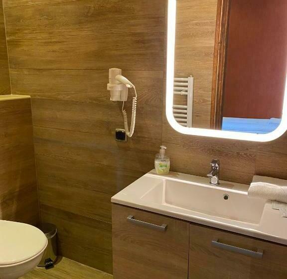 غرفة قياسية, Malom Club Panzió