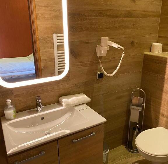 غرفة قياسية, Malom Club Panzió