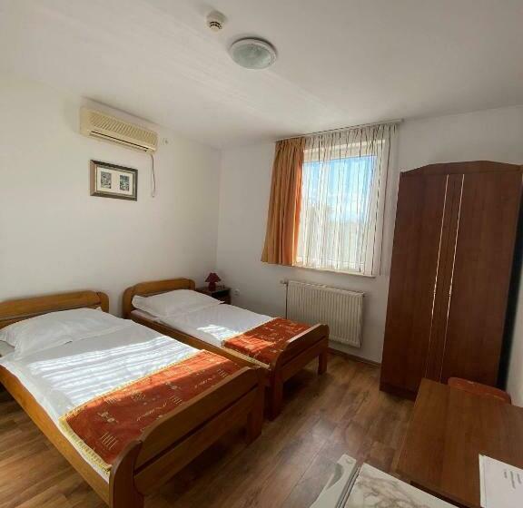 Номер Стандарт, Napház Panzió